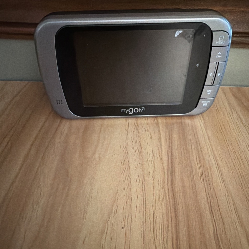 MyGoTV Portable Handheld Digital TV 3.5" LCD DHT235D Tested DTV-